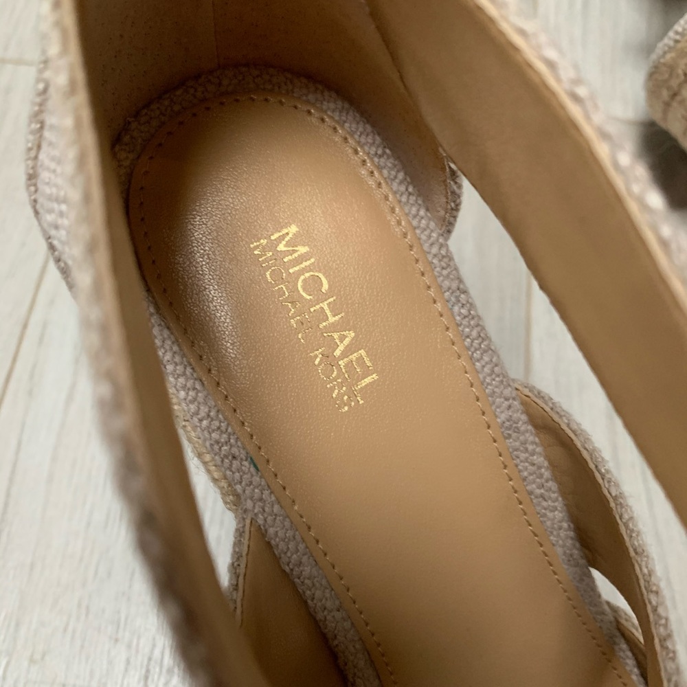 Michael Kors Woven Wedge Sandals. size 8.5 - Picture 2 of 7